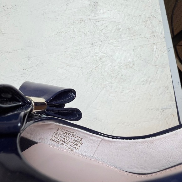 Vince Camuto Navy Patent Wedge Heels – Size 7.5M Bow Accent - Picture 4 of 6